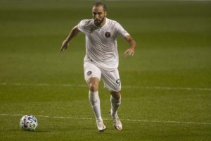 El contrato franquicia de Higua&iacute;n est&aacute; muy lejos de los otros deportes de Estados Unidos