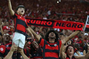 Los hinchas de Flamengo podr&iacute;an viajar a la final de la Libertadores con colectivos propios del club