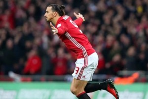 Ibrahimovic sigue sin firmar contrato con alguna marca de botines y pierde millones