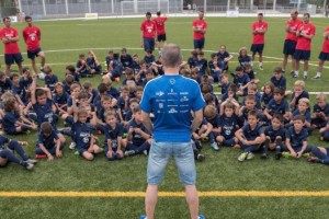 El FC Barcelona planea una renovaci&oacute;n especial de contrato para Iniesta