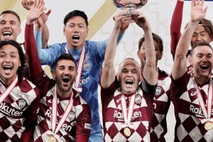 Iniesta sali&oacute; campe&oacute;n en Jap&oacute;n e igual&oacute; a Messi en t&iacute;tulos &iquest;qui&eacute;n tiene m&aacute;s en el mundo?