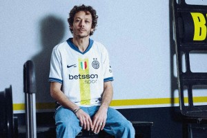 El Inter de Milán lanzó una camiseta edición especial en honor a Valentino Rossi.