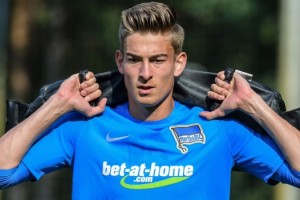 El hijo de una estrella del f&uacute;tbol mundial y su primer contrato profesional