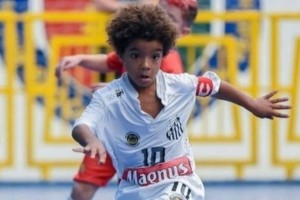 La historia del jugador de 8 a&ntilde;os que ya firm&oacute; su primer contrato de patrocinio