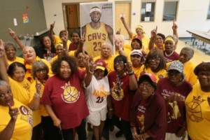 LeBron James y su propio club de fans compuesto por abuelas