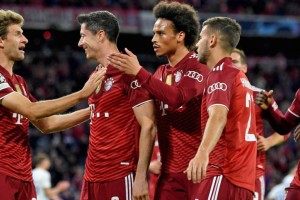 El Bayern M&uacute;nich aumenta los sueldos de sus jugadores para ahorrar dinero