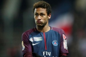 Clubes de la Ligue 1 pelean por aumentar los derechos de transmisión fuera de Francia