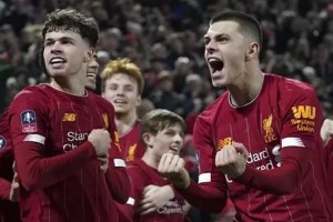 La decisi&oacute;n de Klopp que conden&oacute; a su rival de la FA Cup