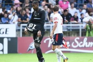 Tres arqueros en 90 minutos: el insólito partido del equipo de Bielsa en Francia