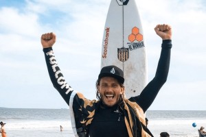 Lucas Madrid, el surfista de Pe&ntilde;arol, inicia la defensa del t&iacute;tulo en Chile