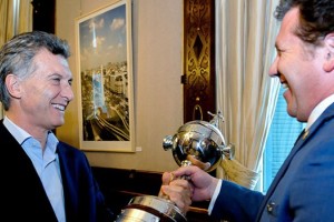 La CONMEBOL homenajeó a Macri con su máxima condecoración