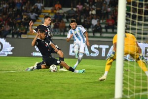 Manchester City lo hizo oficial: las primeras imágenes de Claudio Echeverri como jugador del club