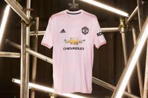 adidas Football present&oacute; la nueva camiseta alternativa del Manchester United