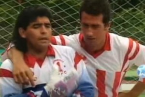 El partido en el que Maradona fue arquero y le metieron 5 goles