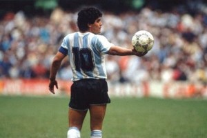 Maradona y la literatura: Los escritores que lo homenajearon en sus textos