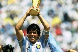 La Justicia prohibi&oacute; el uso de la marca Maradona en todo el mundo