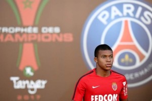 Mbappé llega al PSG y se convierte en el préstamo más caro de la historia del fútbol