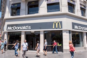 McDonald&rsquo;s aceptar&aacute; los billetes de cinco pesos hasta el 24 de marzo