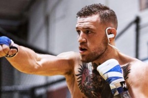 Connor McGregor y su nuevo patrocinio de auriculares bajo la firma de Beats by Dre