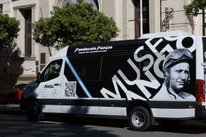 Mercedes-Benz y Fundación Fangio celebran el 39° aniversario del Museo de Balcarce con un nuevo servicio turístico