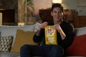 Messi es una vez m&aacute;s la cara global de Lay&rsquo;s
