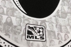 La MLS homenaje&oacute; a los hinchas con sus rostros en los n&uacute;meros