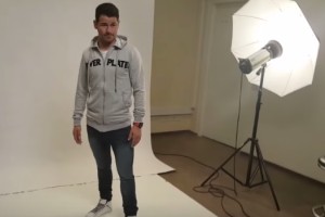 Rodrigo Mora fue actor por un d&iacute;a para el River Plate Store