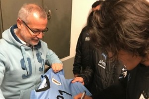 La historia del embajador franc&eacute;s en Uruguay que es fan&aacute;tico de Cavani