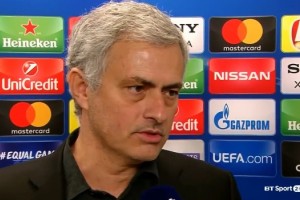 La pregunta de un periodista que motiv&oacute; a Mourinho a darle un abrazo