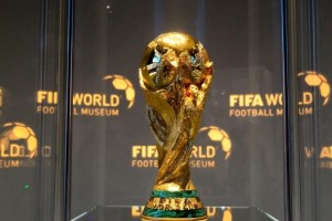 Ante la idea de postular a Uruguay y Argentina, la UEFA reclama su turno de albergar el Mundial 2030