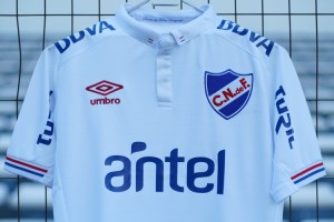 Nacional de Uruguay presenta su indumentaria 2019