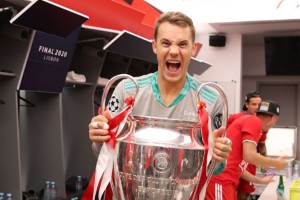 Neuer entró en la historia como el primer arquero en ganar dos tripletes