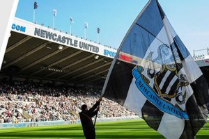 El pol&eacute;mico due&ntilde;o del Newcastle pone el club a la venta hasta fines de a&ntilde;o