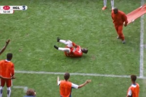 La ingeniosa publicidad que se burla de las ca&iacute;das y exageraci&oacute;n de Neymar Jr.