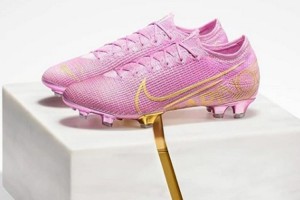 Nike homenajea a Megan Rapinoe con un modelo de botines edici&oacute;n especial