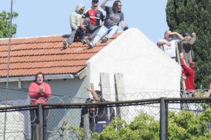 El grupo de hinchas que pagó hasta 10 mil pesos para ver el clásico desde una terraza