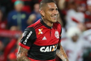 Paolo Guerrero es demorado por la FIFA y se perder&aacute; al menos la primera final de la Sudamericana