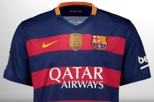 La nueva camiseta del Barcelona con el emblema de campe&oacute;n del mundo