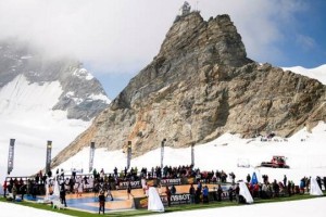 Tony Parker jug&oacute; al b&aacute;squet en una cumbre nevada