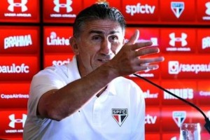 El Pat&oacute;n Bauza achic&oacute; el campo de juego del San Pablo