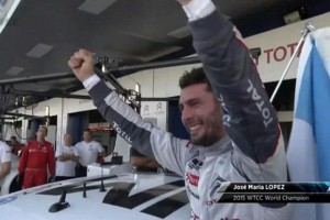 Pechito L&oacute;pez, bicampe&oacute;n del mundo en WTCC, agradece al equipo Citro&euml;n Total