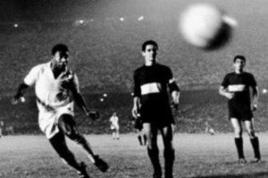El d&iacute;a que Pel&eacute; y Santos levantaron la Libertadores en La Bombonera