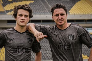 Pe&ntilde;arol present&oacute; su tercera camiseta