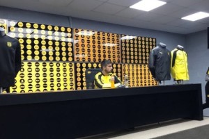 Pe&ntilde;arol present&oacute; su nueva  indumentaria de entrenamiento y concentraci&oacute;n 