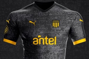Pe&ntilde;arol present&oacute; su nueva camiseta edici&oacute;n especial "Campe&oacute;n del Siglo"