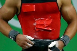 Un pesista mexicano tuvo que competir con otro uniforme en R&iacute;o