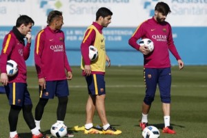 Mascherano y Piqu&eacute; ya entrenan con los Nike Liquid Shift Pack