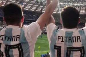 Los influencers argentinos que fueron a la final con camiseta de &iexcl;Pitana!