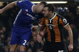 La Premier League eval&uacute;a un cambio de reglamento para evitar lesiones cerebrales