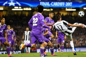 De la chilena de Mandzukic al gol de media cancha venezolano la FIFA revel&oacute; los mejores goles del a&ntilde;o